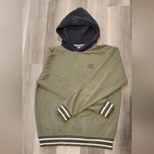 Olive Green New Balance hoodie early 2000s size xl fits like a large